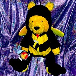 Walt Disney World Winnie The Pooh 14" Plush Bear Bumble Bee